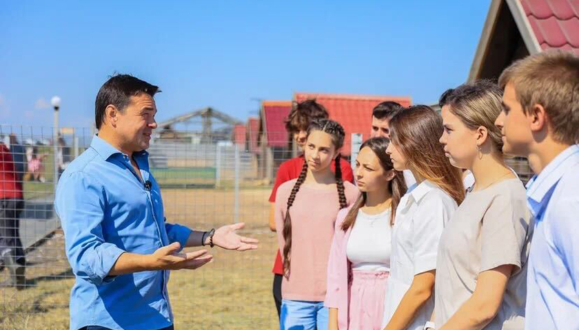 Помогать легко надпись. Директор бф почет. Вместе с участием с принятым. Вместе с участием с принятым. Логотип бф почет.