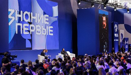 «Быть русским — это состояние души»: Стивен Сигал встретился с участниками марафона Знание.Первые в рамках МФМ