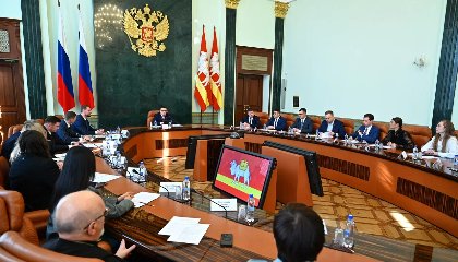 Губернатор Челябинской области Алексей Текслер провел заседание Наблюдательного совета регионального отделения Российского общества «Знание»