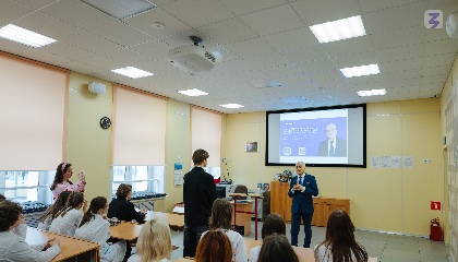 Новые биотехнологии, глобальные эпидемии и роль науки в XXI веке стали ключевыми темами профориентационного занятия  «Россия — мои горизонты»