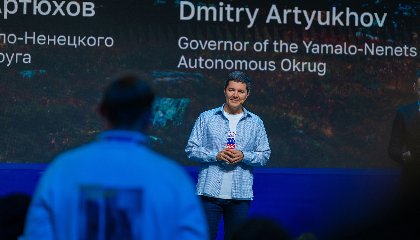 Дмитрий Артюхов рассказал молодежи России и зарубежья о Ямале на марафоне Знание.Первые
