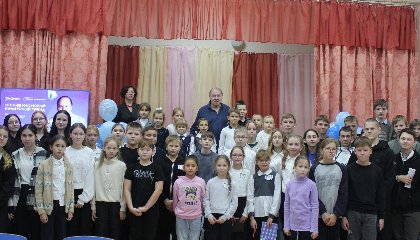 Новые лидеры и звездные встречи: подведены итоги октября самых активных школьных литературных клубов