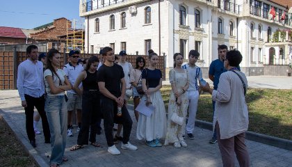 «Знание» организовало экскурсию по Майкопу для участников слёта талантливой молодёжи «Фишт»