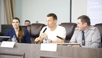 От ритма успеха до цивилизационного подхода: лекторы «Знания» провели встречи в Екатеринбурге, Иваново и Санкт-Петербурге