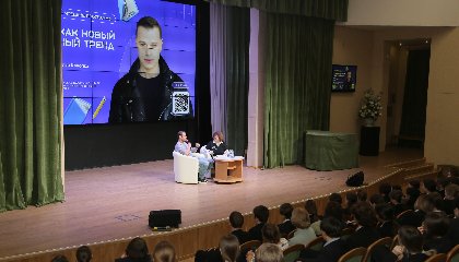 Актеры Артем Ткаченко, Владислав Канопка и Владислав Прохоров выступили в рамках «Чтецких программ»