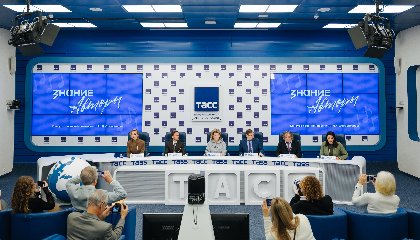 В Москве определят победителей конкурса песенной поэзии Знание.Авторы