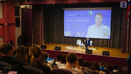 Литературная встреча с Евгением Мироновым открыла проект «Чтецкие программы» в Год единства народов России