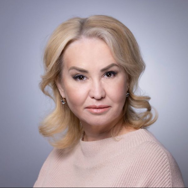 Дина Макеева 