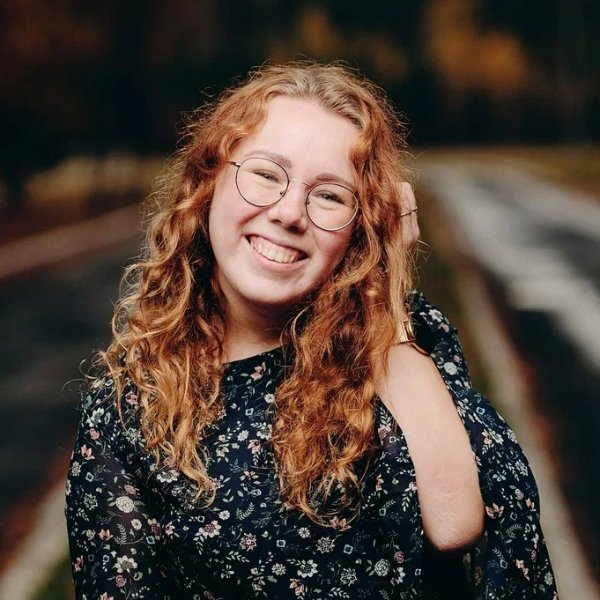 Ангелина Акатова 