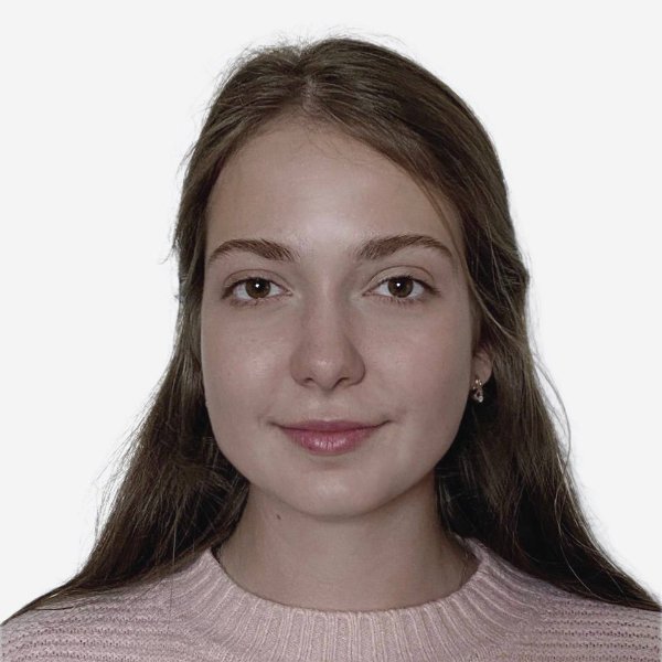 Александра Ефремова 