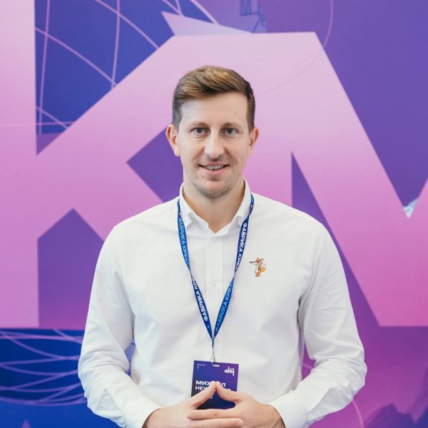 Михаил Неустроев
