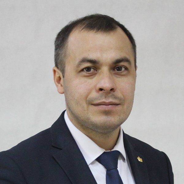 Рустам Низамов 